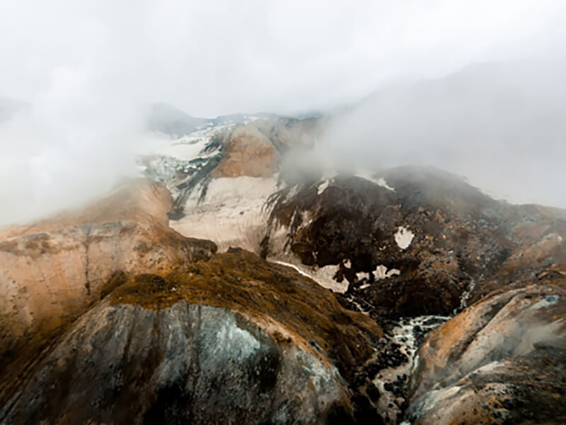 Фотография горы Камчатки в тумане